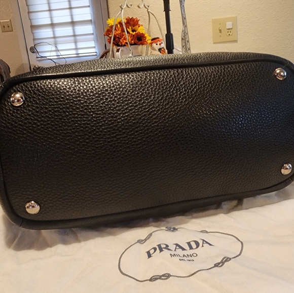 Prada Vitello Daino silver trim side pocket black Leather satchel crossbody tote - Picture 13 of 16